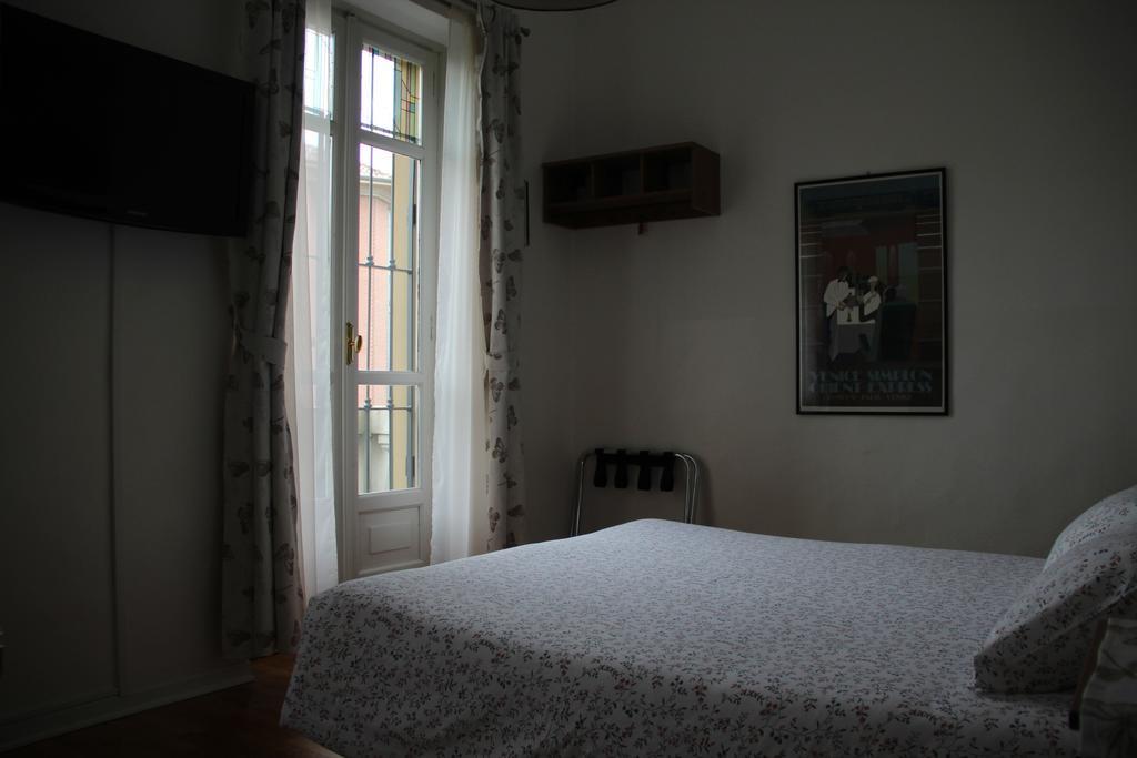 B&B Villa Ferrari Asti Exterior foto